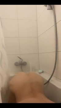 Solo in Shower 