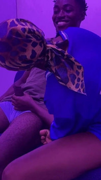 La Figa Magra Della Sorellastra Viene Trapanata E Riempita Di Sborra