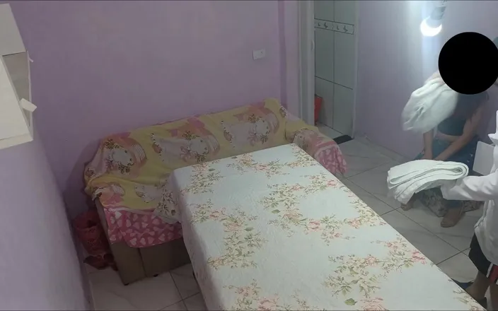 ksalnovinhos: Clandestine Masseuse Seduces Patients