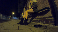 The Midnight Minx: Porno üzerinde mastürbasyon yapıyor