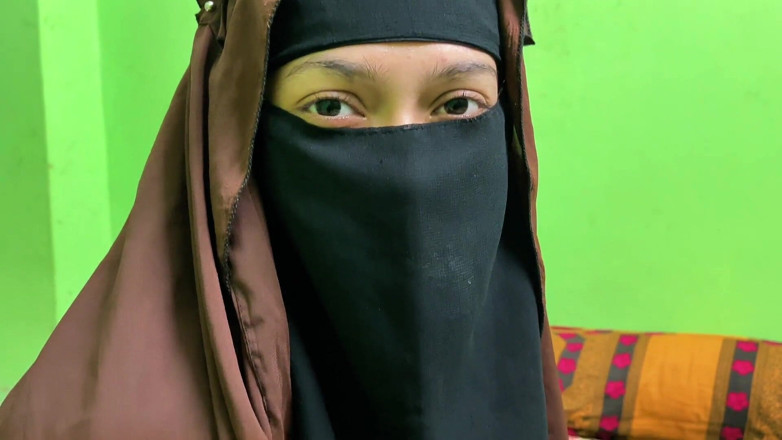 Riya Chowdhury: Свидание с Niqab - горячая азиатская девушка показывает ее возбужденному мужику хороший жесткий секс