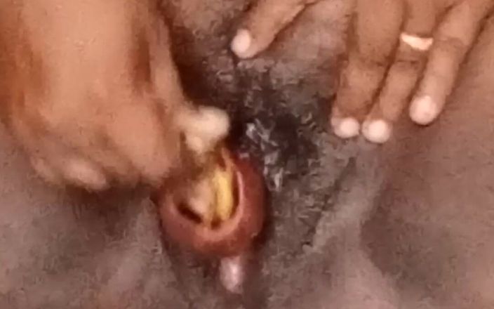 Nilima 22: Bbw lady bedroom prst masáž performance videa