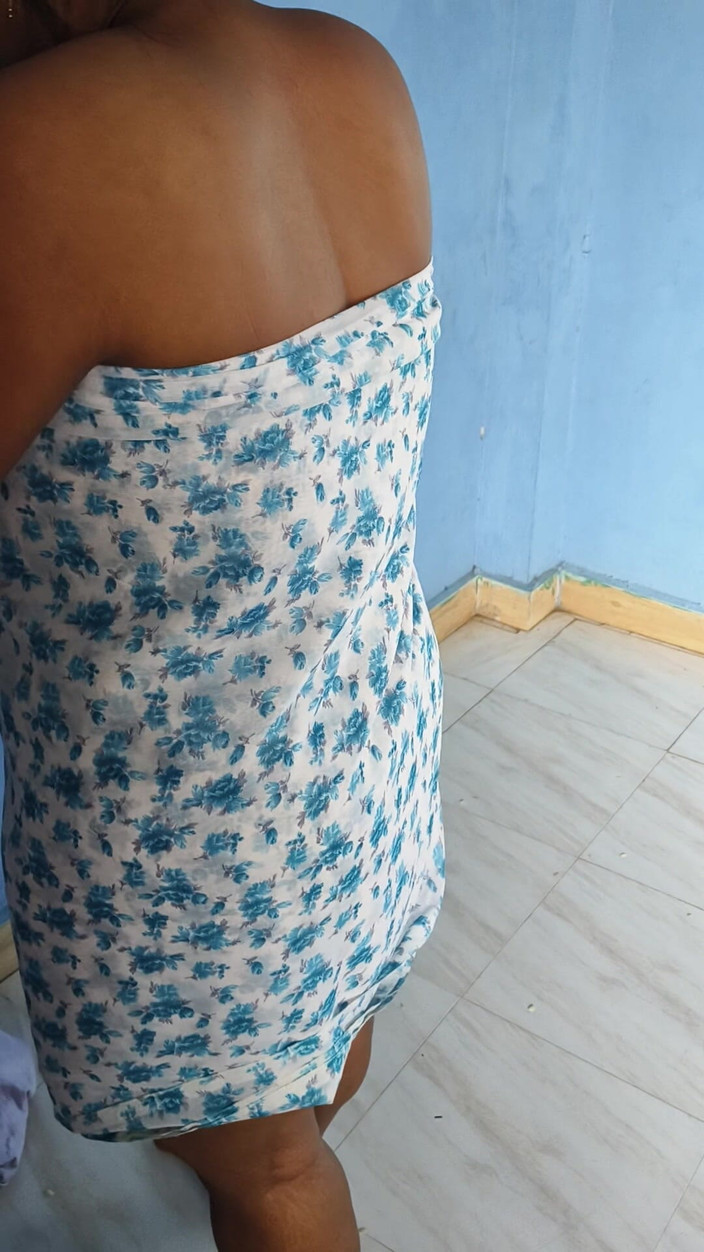 Tamil lesbian: Khoe bộ ngực nóng bỏng