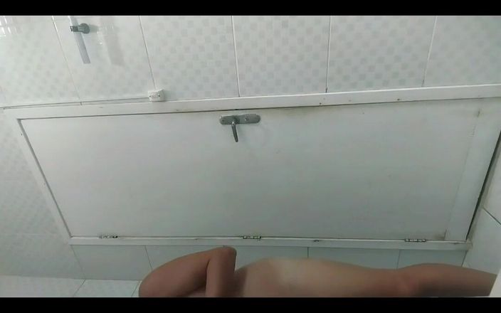 Marcosninfo: Mostré mi línea de bronceado en la ducha y casi...