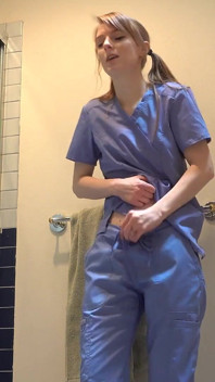 Meado en scrubs