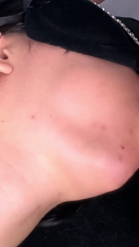 Hojný déšť semene v ústech.