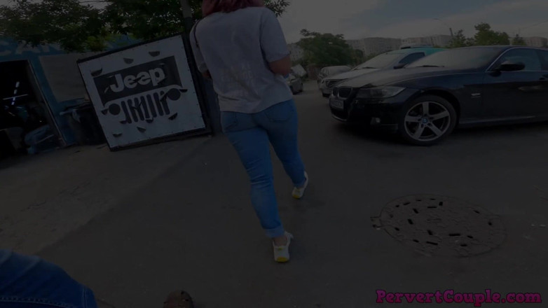 Pervert Couple: Er fickte mich hart in meinen arsch und spreizte mein...