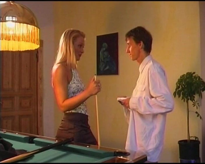 Deutsche XXX Filme: Blonďatá kočička z Německa dostala její těsnou kundičku celou ošukanou...