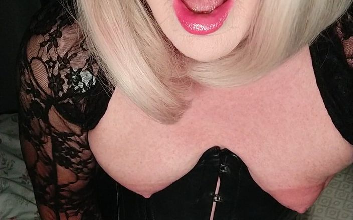 Emma Browne: Trans Stockings वीर्य