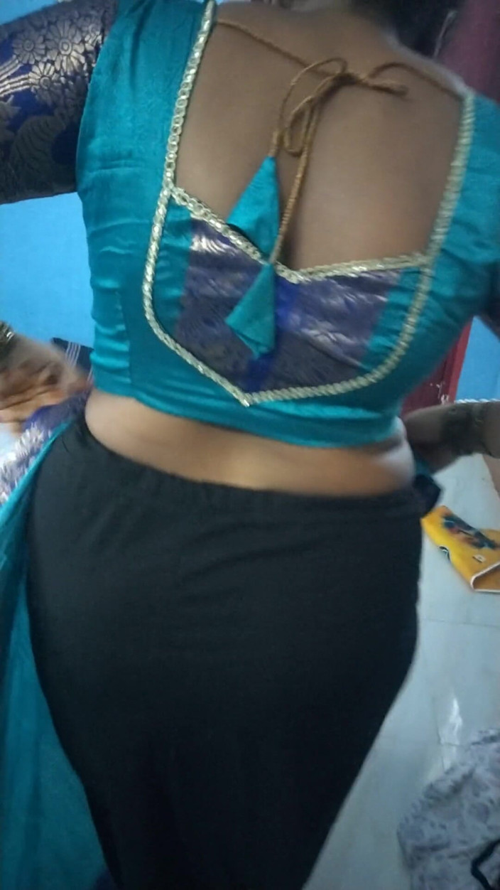 Tamil lesbian: Hot Sari Noszenie