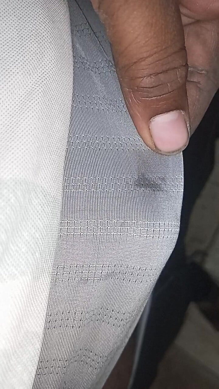 Sweet Indian cock: インドの少年が大きなペニスで屋外マスターベート