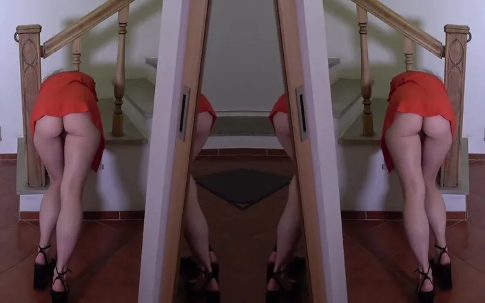 Faith Eros: Legs on Show