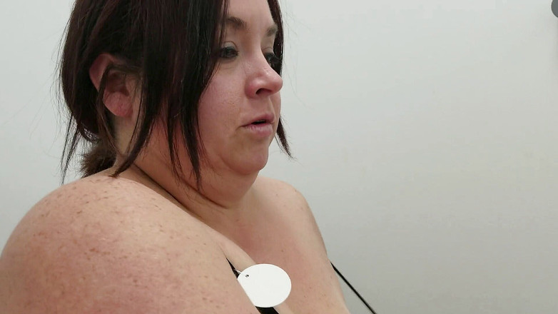 SexyNEBBW: Seksi iri güzel kadın teşhirci dizisi bölüm 2 - soyunma odası