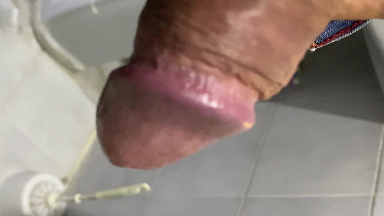 Latin mature king: Kontol besar kencing di pelayanan publik