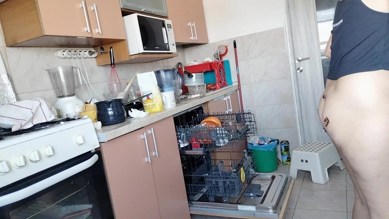 Amateur_MS: Sexy Naked Stepmom in the Kitchen Amateur Wife Does Housework...