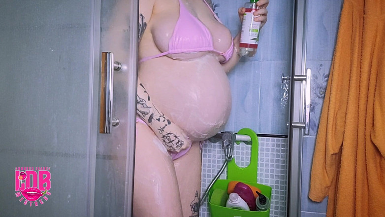 LDBMistress: L’heure de la douche - enceinte de 9 mois