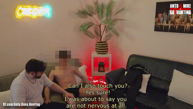 AntoGoesHunting: Hetero Studente Wil Terug Komen En Hij Probeert Voor Het...