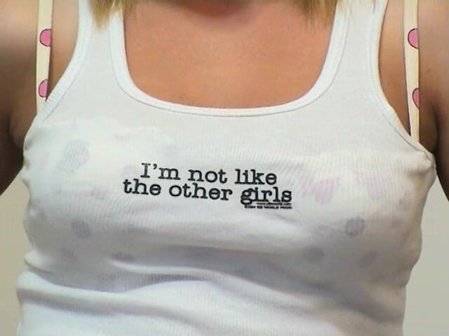 Solo Sensations: 다리를 벌리는 금발 소녀