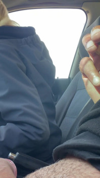 Valsspelen pijpen in de auto - Hoe goed mijn collega pijpt lul