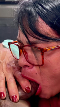 Tetas flácidas maduras pegas para foda dura