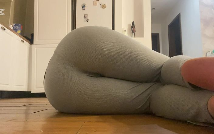NipsAndStrips: Farting Laid Down in My Tight Pantss