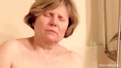 MarieRocks: Zeița erotică matură ejaculează atât de frumos