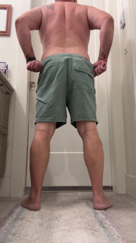 Liebe dich, meine shorts nach unten zu ziehen und an meinem arschloch in die stadt zu gehen