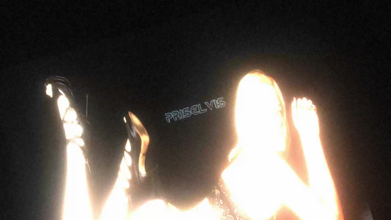 steffigeil: Colega mea de vedetă stătea în spatele meu în bucătărie