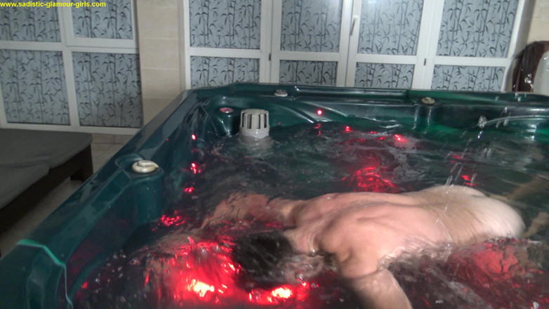 Femdom Austria: Садистський гламурний монстр без пощади під водою, топтання голови!