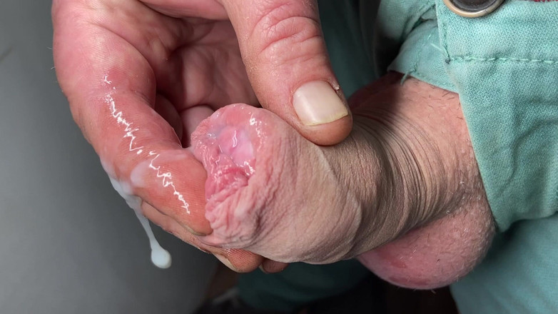 Foreskinguy: 包皮のクローズアップ 射精で終わる