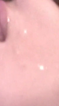 Madura rubia milf consigue follada duro con goteando leche