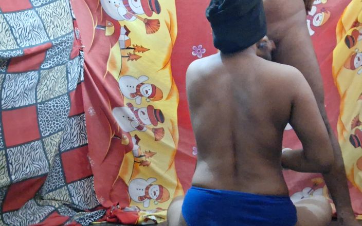 Aakritik346: Mahasiwi dengan toket lagi asik nyepong kontol dan ngocok kontol...