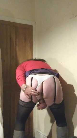 Sarahsatinslut: Zlobivá sekretářka tady