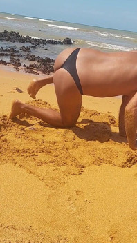 Ladysilva na praia de calcinha, bunda quente