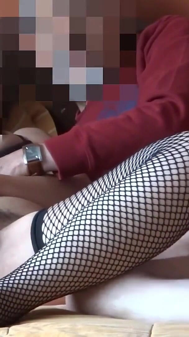Ardientes69: Macocha dostaje świetnego pieprzenia po masturbacji podczas oglądania porno; Jęczy za...