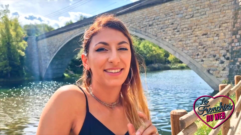 The Frenchies of the web: Stella, cewek penurut yang suka mulutnya dientot