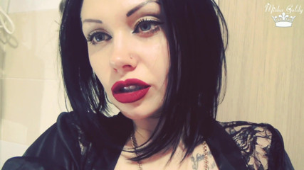 Goddess Misha Goldy: 完璧な自然な唇