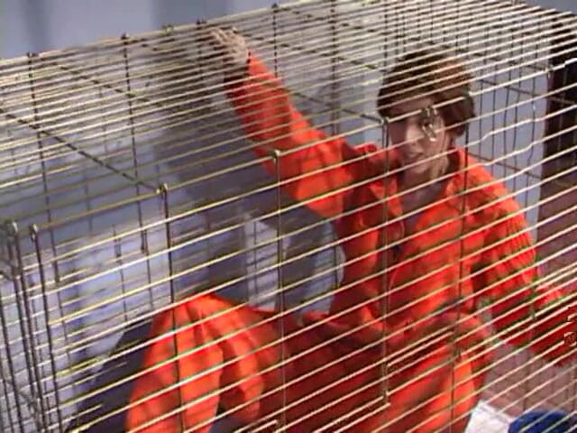 Threeway Entertainment: Threeway fucking in the prison