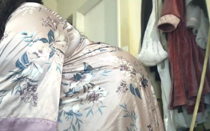 Legendary Booty Overdose: SSBBW Moaning and Teasing