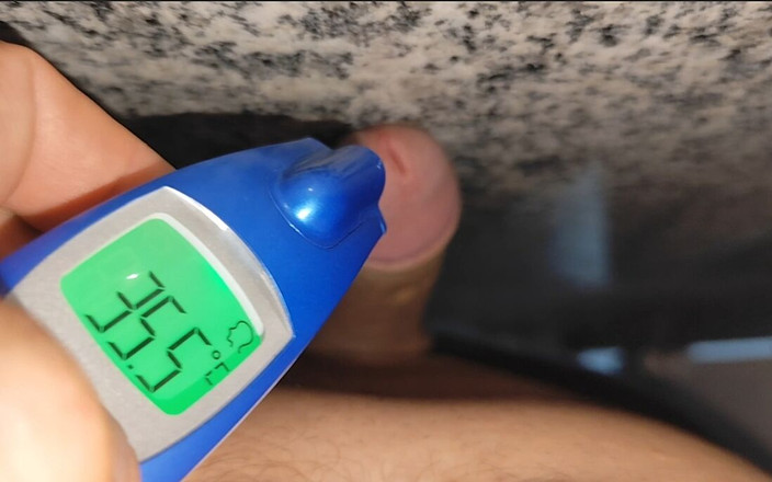 Straight Daddy Club: Dick termometr dzwoni głośno.