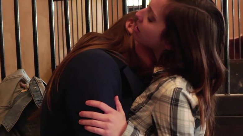 Lesbian Illusion: Коледж лесбійської їзди (повний фільм)
