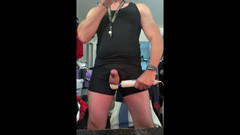 JockDad87: Dilf Jockdad87 utilise son masseur pour éjaculer sur la caméra