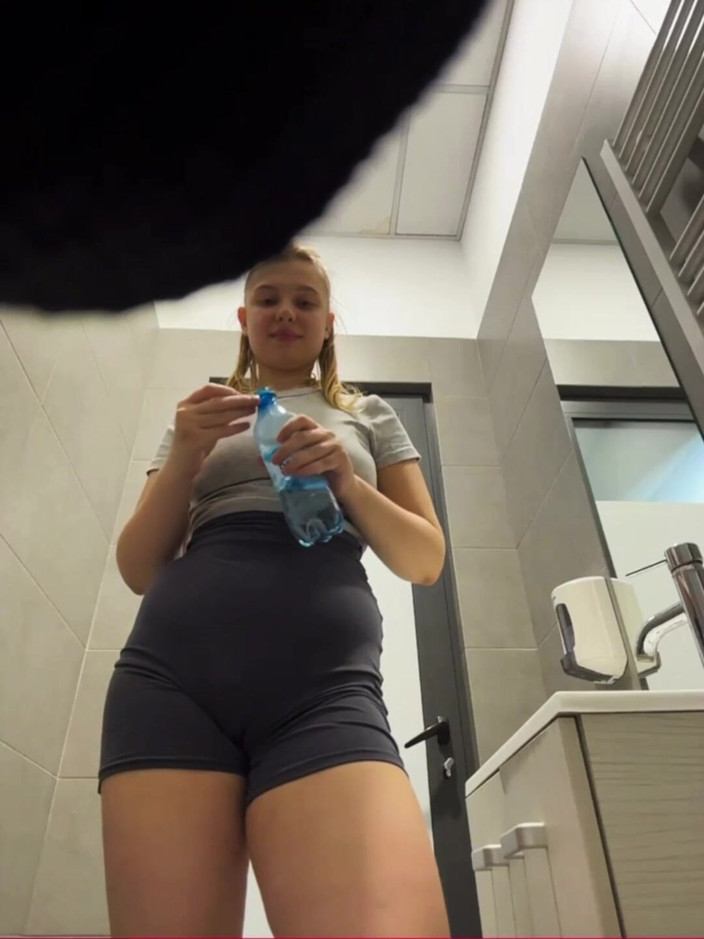 JuiceLussie: First Time Fucking in the Public Toilet