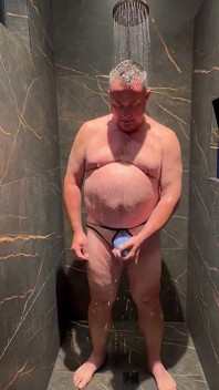 샤워하는 일부 쉬어 의상
