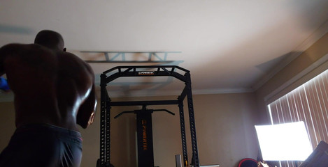 Hallelujah Johnson: Tvrdá boxerská cvičení dnes