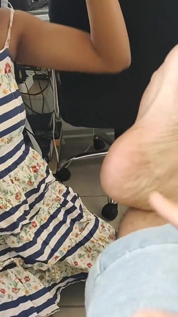 Pietro Montoya: Nevlastní dcera, moje poslušná, čistí mi nohy svým jazykem a pije...