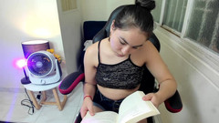 Georgia Beli: Pussy Hard v kanceláři