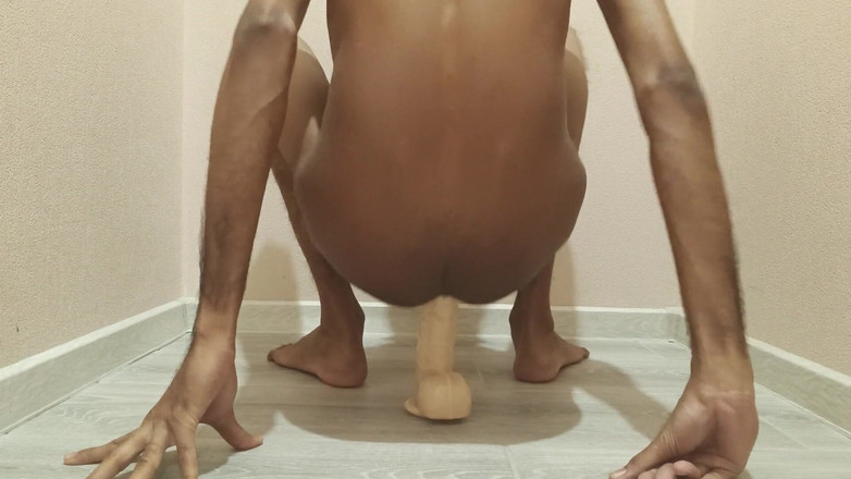 ThorSagor: Schmutziger schwuler junge nimmt einen riesigen schwanz in sein arschloch...