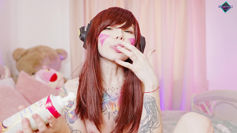 Karneli Bandi: Foodporn and feet worship with naughty D.va. Karneli Bandi