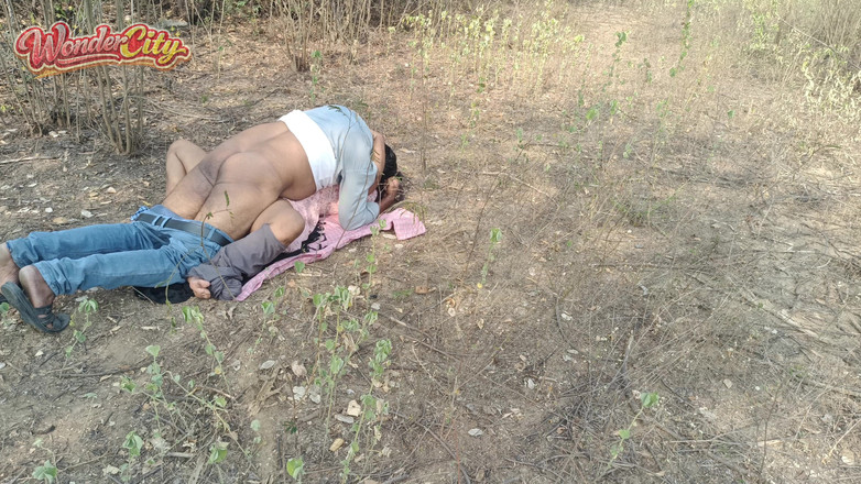 Pushpa studio: Fantastický venkovní sex